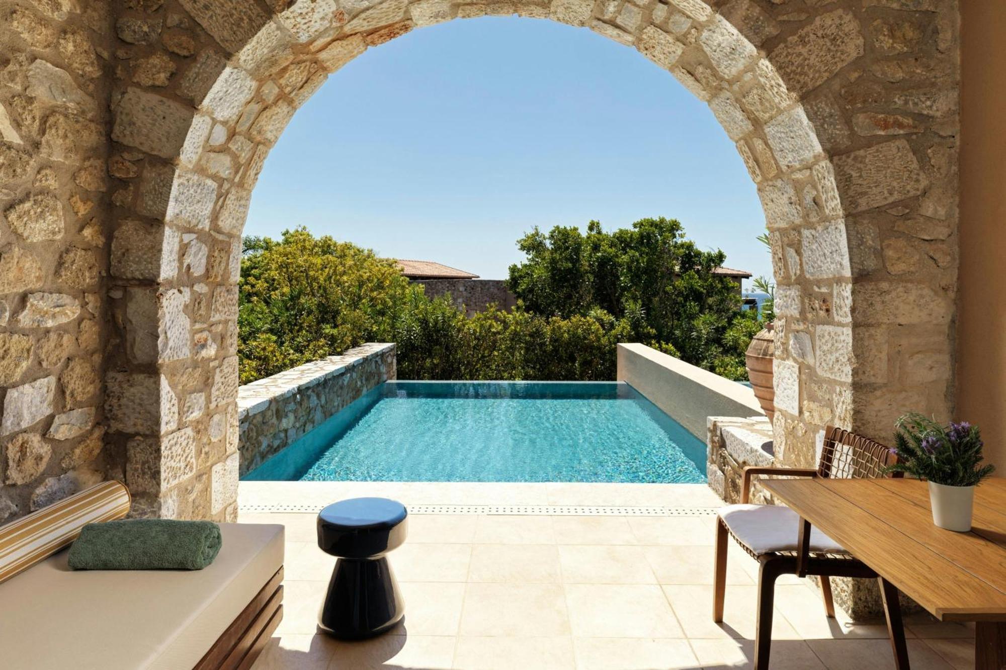 Camera Superior Infinity Doppia con 2 Letti Singoli con Divano-Letto, Piscina Privata e Giardino